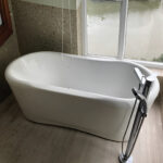 KOHLER SAPPHIRE OVAL FREESTANDING ACRYLIC BATHTUB - Image 2