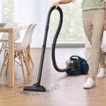 BOSCH SERIES 4 BAGLESS VACUUM CLEANER BLUE - Image 2