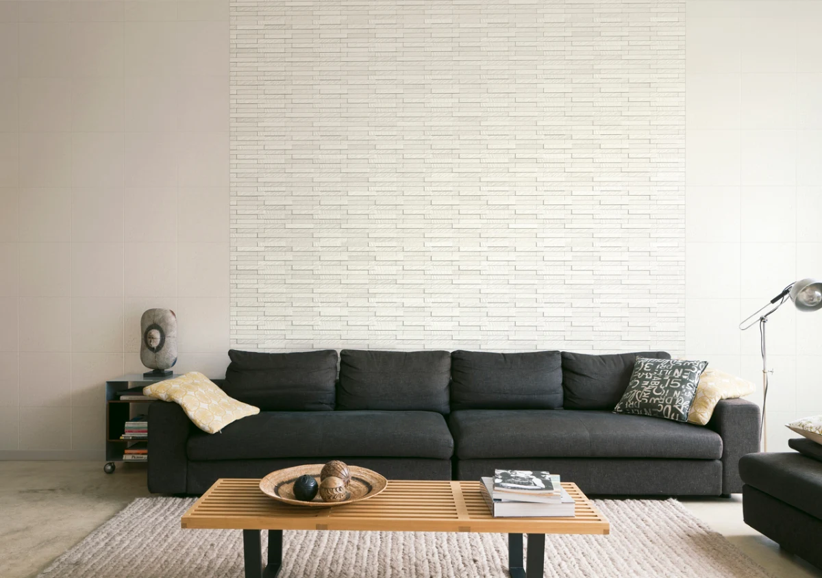 Pelapis dinding interior INAX Ecocarat di ruang tamu